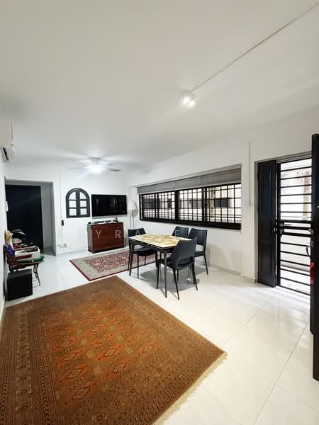 618 Senja Road, 618 Senja Road, 3 Bedrooms, 915 sqft, HDB Flat For Sale, by Asyraaf TCR, 500186685 - Living Room - PropertyGuru.com.sg