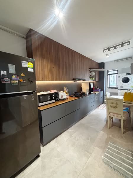 618 Senja Road, 618 Senja Road, 3 Bedrooms, 915 sqft, HDB Flat For Sale, by Asyraaf TCR, 500186685 - Kitchen - PropertyGuru.com.sg