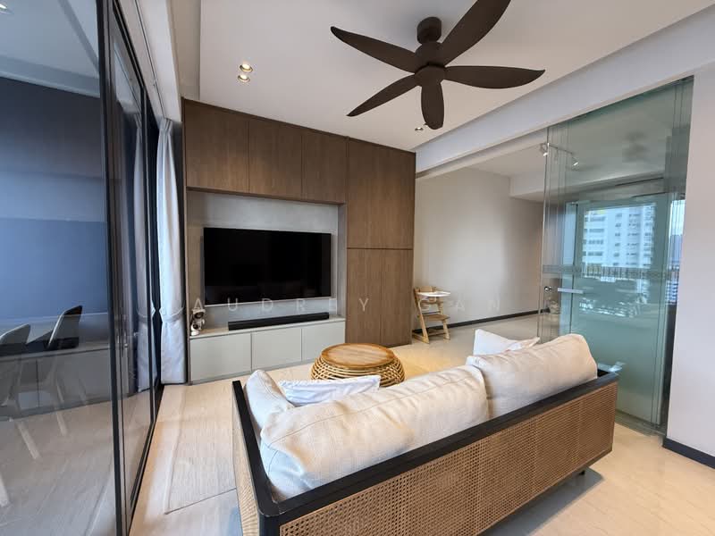 Gem Residences, , 3 Bedrooms, 947 sqft, Condominium For Sale, by Audrey Gan, 500186694 - Living Room - PropertyGuru.com.sg