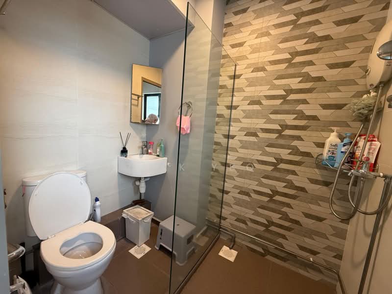 721 Bedok Reservoir Road, 721 Bedok Reservoir Road, 4 Bedrooms, 1,593 sqft, HDB Flat For Sale, by Zulk Yeo, 500186704 - Bathroom - PropertyGuru.com.sg