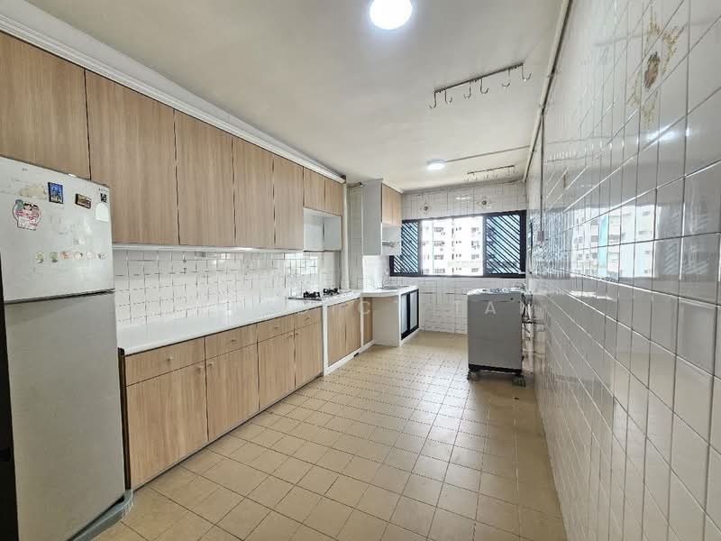 303 Jurong East Street 32, 303 Jurong East Street 32, 2 Bedrooms, 721 sqft, HDB Flat For Sale, by Benedict Tan, 500186705 - PropertyGuru.com.sg