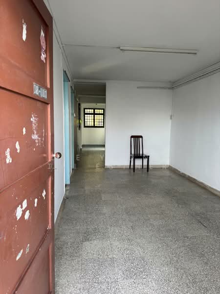 81 Commonwealth Close, 81 Commonwealth Close, 2 Bedrooms, 650 sqft, HDB Flat For Sale, by Lee Yoong Tai Esther, 500186714 - Corridor - PropertyGuru.com.sg
