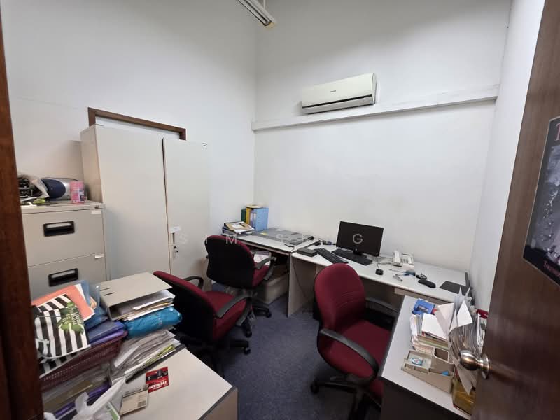 Unity Centre, 51 Bukit Batok Crescent, 915 sqft, Light Industrial (B1) For Sale, by Sim Seng, 500186715 - Study - CommercialGuru.com.sg