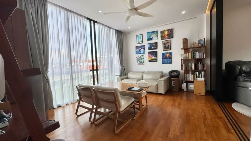 ⭐️⭐️LANDED7772@Move in Corner Terrace near MRT, Joo Chiat, 5 Bedrooms, 4,050 sqft, Corner Terrace For Sale, by Chua Ban Tee, 500186717 - Living Room - PropertyGuru.com.sg