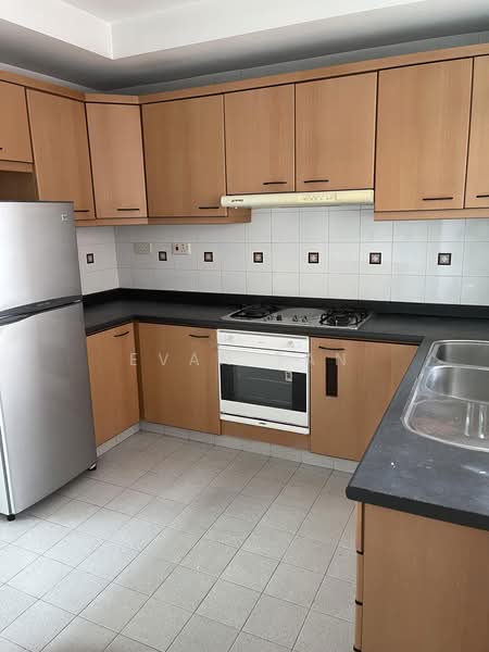 Tiara, 1 Kim Seng Walk, Room Rental, 150 sqft, Apartment For Rent, by Evan Tan, 500186720 - Kitchen - PropertyGuru.com.sg