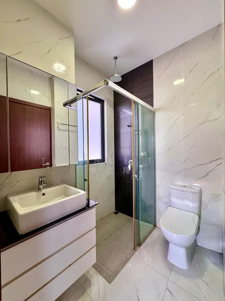 Urban Vista, 10 Tanah Merah Kechil Link, 2 Bedrooms, 441 sqft, Condominium For Sale, by Terence Tee (郑志翔), 500186731 - Bathroom - PropertyGuru.com.sg