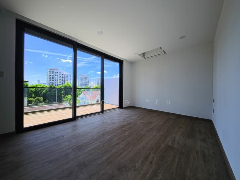 ❤️BRAND NEW 5 LEVELS OF LUXURY! READY TO MOVE!, Shrewsbury Road / Moulmein Road / Thomson Road, 5 Bedrooms, 6,093 sqft, Terraced House For Sale, by Li Rong Teh, 500186743 - Balcony - PropertyGuru.com.sg