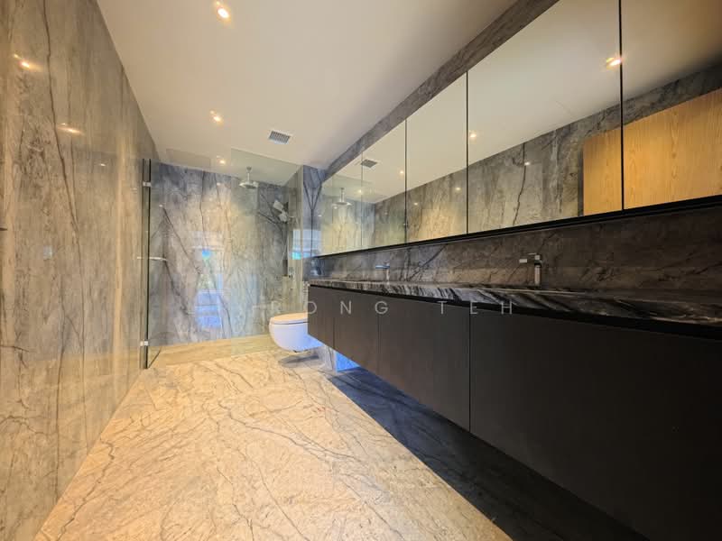 ❤️BRAND NEW 5 LEVELS OF LUXURY! READY TO MOVE!, Shrewsbury Road / Moulmein Road / Thomson Road, 5 Bedrooms, 6,093 sqft, Terraced House For Sale, by Li Rong Teh, 500186743 - Bathroom - PropertyGuru.com.sg