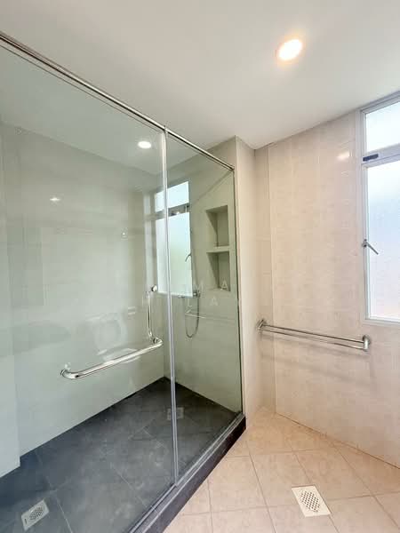 Hillcrest Road, Hillcrest Road, 4 Bedrooms, 3,300 sqft, Semi-Detached House For Rent, by CHERMAINE Koh Lay Cheng, 500186752 - Bathroom - PropertyGuru.com.sg