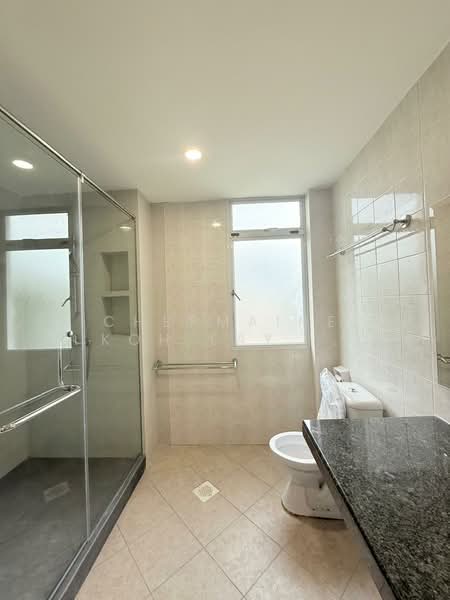 Hillcrest Road, Hillcrest Road, 4 Bedrooms, 3,300 sqft, Semi-Detached House For Rent, by CHERMAINE Koh Lay Cheng, 500186752 - Bathroom - PropertyGuru.com.sg