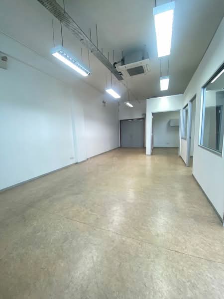 Hola Centre, 65 Ubi Crescent, 1,044 sqft, Light Industrial (B1) For Rent, by Yew Peck Leng, 500186758 - Interior - CommercialGuru.com.sg