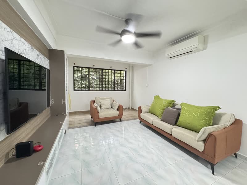 851 Woodlands Street 83, 851 Woodlands Street 83, 3 Bedrooms, 1,335 sqft, HDB Flat For Rent, by Shamir (Agent SAM), 500186765 - Living Room - PropertyGuru.com.sg