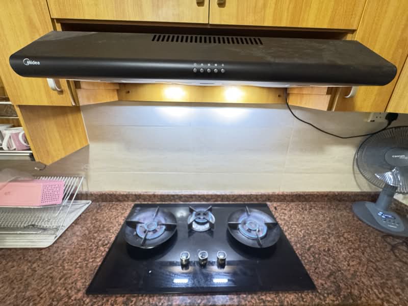 851 Woodlands Street 83, 851 Woodlands Street 83, 3 Bedrooms, 1,335 sqft, HDB Flat For Rent, by Shamir (Agent SAM), 500186765 - Kitchen - PropertyGuru.com.sg