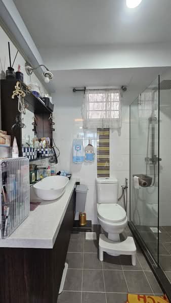 672B Edgefield Plains, 672B Edgefield Plains, 2 Bedrooms, 700 sqft, HDB Flat For Sale, by Jose Loh Zhenhao, 500186782 - Bathroom - PropertyGuru.com.sg