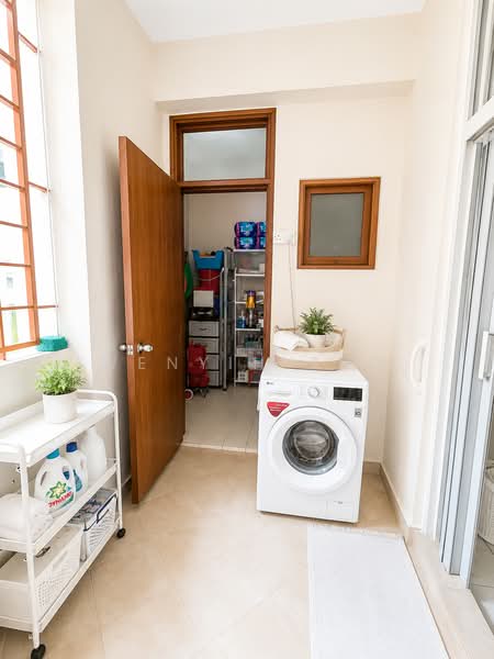 High Oak Condo, 11 Toh Tuck Road, 3 Bedrooms, 1,152 sqft, Condominium For Sale, by Wenyih Teo, 500186803 - Service Yard - PropertyGuru.com.sg