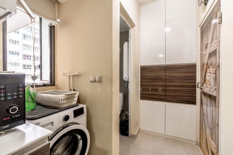 The Terrace, 88 Edgedale Plains, 3 Bedrooms, 1,076 sqft, Executive Condominium For Sale, by Andre Chia, 500186817 - Yard and bathroom - PropertyGuru.com.sg