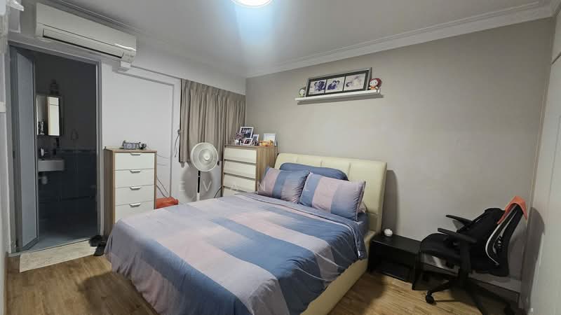 210 Jurong East Street 21, 210 Jurong East Street 21, 2 Bedrooms, 721 sqft, HDB Flat For Sale, by Evan Loh, 500186820 - Bedroom - PropertyGuru.com.sg