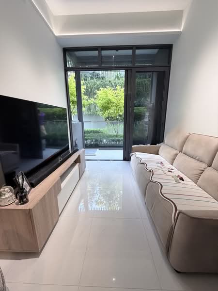 Phoenix Residences, 71 Phoenix Avenue, 2 Bedrooms, 721 sqft, Condominium For Sale, by Peter Ng, 500186821 - Living Room - PropertyGuru.com.sg
