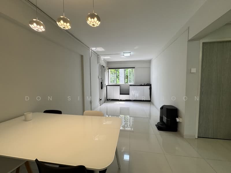 712 Bedok Reservoir Road, 712 Bedok Reservoir Road, 2 Bedrooms, 883 sqft, HDB Flat For Sale, by Don Sim Chor Boon, 500186826 - Living Room - PropertyGuru.com.sg