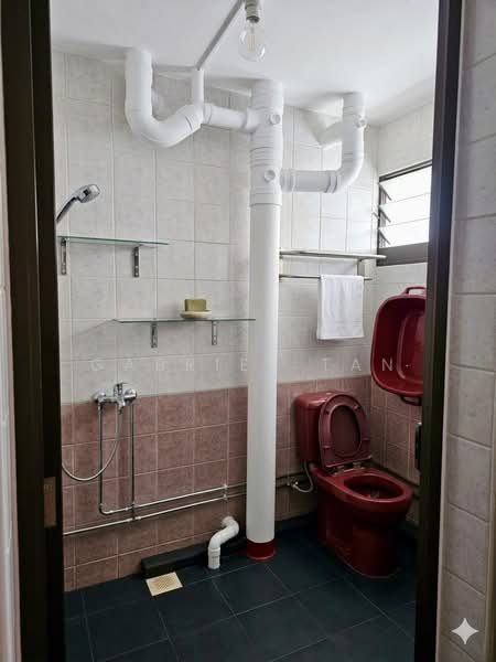 533 Jurong West Street 52, 533 Jurong West Street 52, 3 Bedrooms, 1,270 sqft, HDB Flat For Sale, by Gabriel Tan, 500186831 - Bathroom - PropertyGuru.com.sg