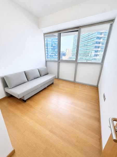 Marina Bay Suites, 3 Central Boulevard, 3 Bedrooms, 1,603 sqft, Condominium For Sale, by Kereen Teo, 500186833 - Living Room - PropertyGuru.com.sg