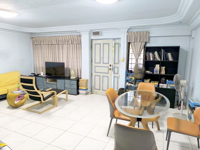 758 Woodlands Avenue 6, 758 Woodlands Avenue 6, 3 Bedrooms, 1,109 sqft, HDB Flat For Sale, by Kelvin Lim, 500186848 - Living Room - PropertyGuru.com.sg