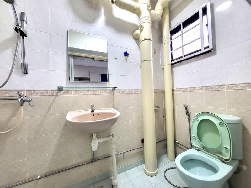 307C Anchorvale Road, , 3 Bedrooms, 1,200 sqft, HDB Flat For Rent, by Brandon Koh, 500186857 - Bathroom - PropertyGuru.com.sg