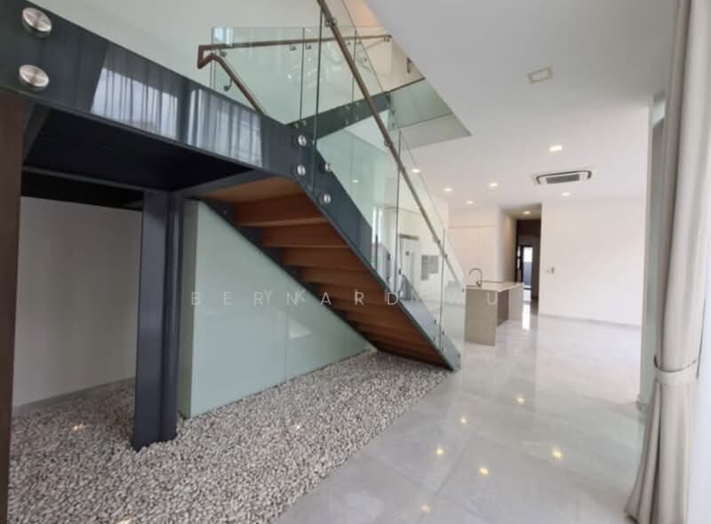 Holland Grove Park Freehold Semi Detached, Holland Grove Drive / Mount Sinai Avenue / Grove Drive, 5 Bedrooms, 7,000 sqft, Semi-Detached House For Sale, by Bernard Wu, 500186863 - Interior - PropertyGuru.com.sg
