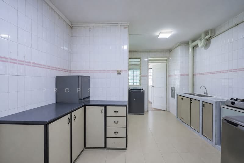 161 Simei Road, 161 Simei Road, 3 Bedrooms, 1,163 sqft, HDB Flat For Sale, by JOHN YEO, 500186885 - Kitchen - PropertyGuru.com.sg
