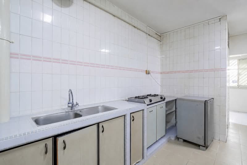 161 Simei Road, 161 Simei Road, 3 Bedrooms, 1,163 sqft, HDB Flat For Sale, by JOHN YEO, 500186885 - Kitchen - PropertyGuru.com.sg