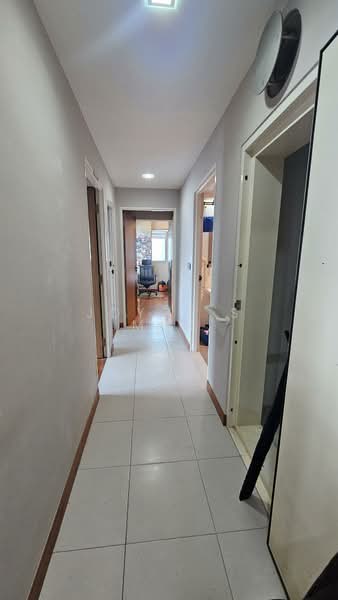 274C Punggol Place, 274C Punggol Place, 3 Bedrooms, 1,011 sqft, HDB Flat For Sale, by Joyce S Mur, 500186893 - Corridor - PropertyGuru.com.sg