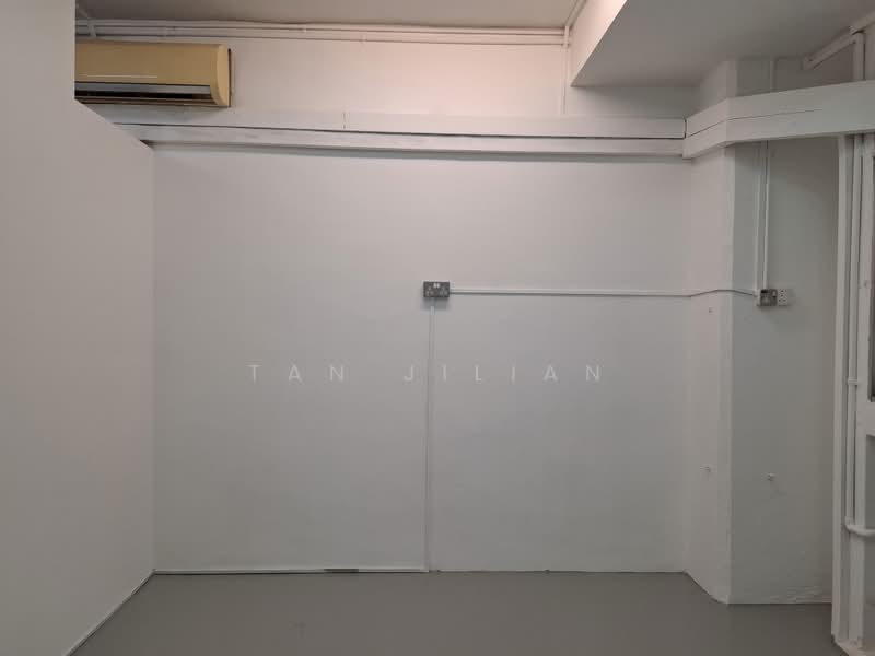Valiant Industrial Building, 30 Kallang Pudding Road, 360 sqft, Light Industrial (B1) For Rent, by Tan Jilian, 500186913 - One indivdual air con - CommercialGuru.com.sg