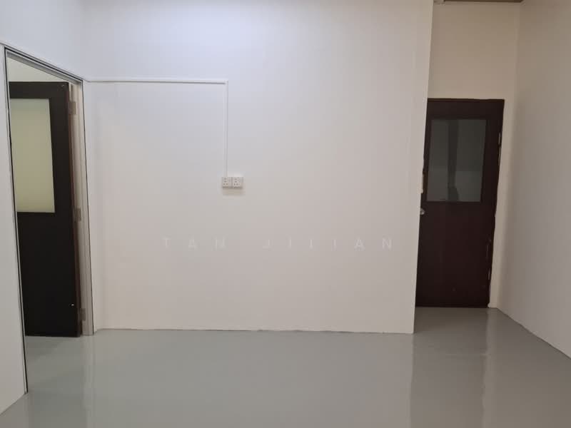 Valiant Industrial Building, 30 Kallang Pudding Road, 360 sqft, Light Industrial (B1) For Rent, by Tan Jilian, 500186913 - Own room door - CommercialGuru.com.sg