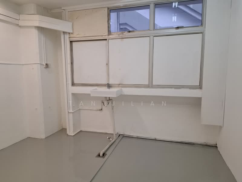 Valiant Industrial Building, 30 Kallang Pudding Road, 360 sqft, Light Industrial (B1) For Rent, by Tan Jilian, 500186913 - wide windows -bright room - CommercialGuru.com.sg