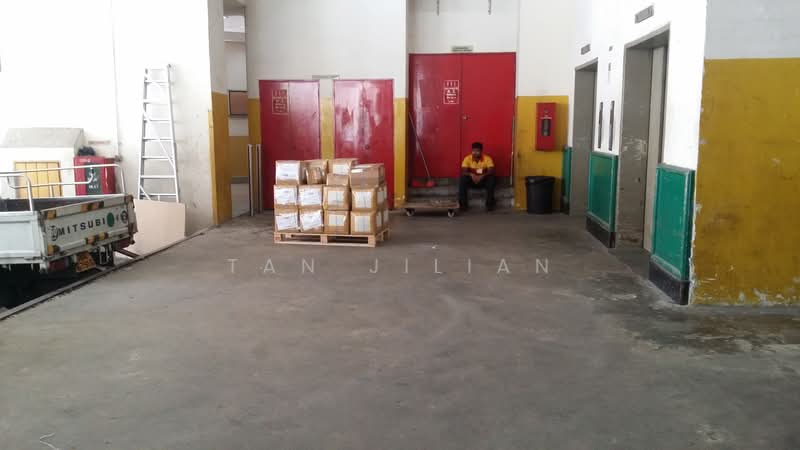 Valiant Industrial Building, 30 Kallang Pudding Road, 360 sqft, Light Industrial (B1) For Rent, by Tan Jilian, 500186913 - Broad common corridor - CommercialGuru.com.sg