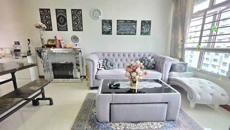 673B Edgefield Plains, 673B Edgefield Plains, 2 Bedrooms, 700 sqft, HDB Flat For Sale, by Mohammad Khafidz(Fizzy Fizz), 500186914 - Living Room - PropertyGuru.com.sg