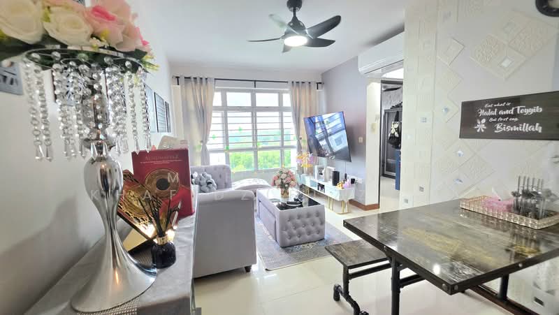 673B Edgefield Plains, 673B Edgefield Plains, 2 Bedrooms, 700 sqft, HDB Flat For Sale, by Mohammad Khafidz(Fizzy Fizz), 500186914 - Living Room - PropertyGuru.com.sg