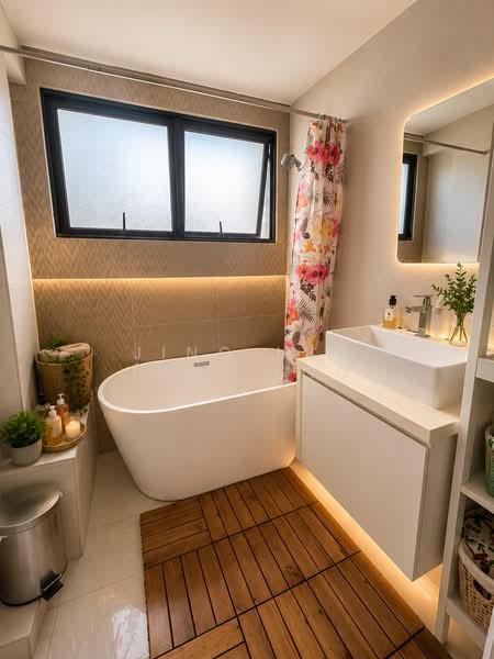 Goldhill Drive, , 3 Bedrooms, 2,200 sqft, Terraced House For Rent, by Jing Min (JM) Loo, 500186946 - Bathroom - PropertyGuru.com.sg