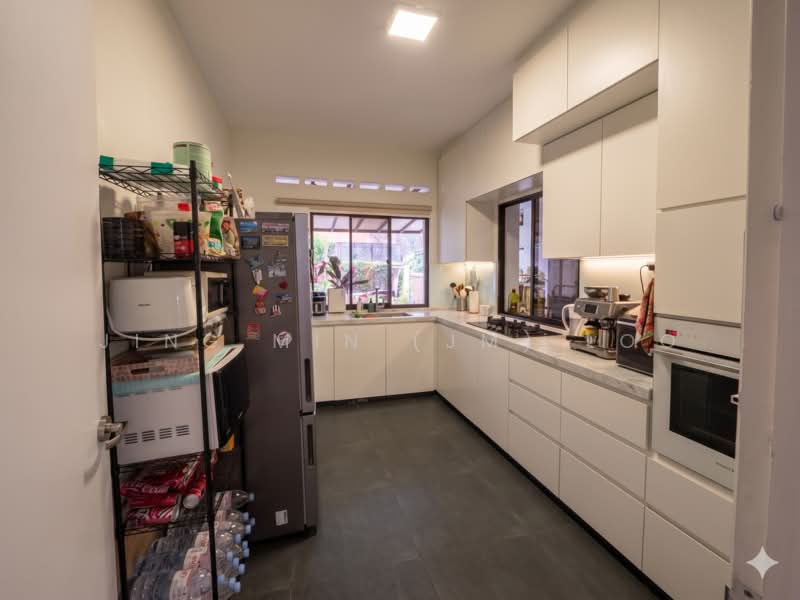 Goldhill Drive, , 3 Bedrooms, 2,200 sqft, Terraced House For Rent, by Jing Min (JM) Loo, 500186946 - Kitchen - PropertyGuru.com.sg