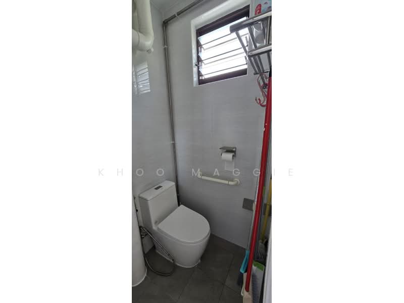436 Fajar Road, 436 Fajar Road, 3 Bedrooms, 1,119 sqft, HDB Flat For Rent, by Khoo Maggie, 500186952 - Bathroom - PropertyGuru.com.sg