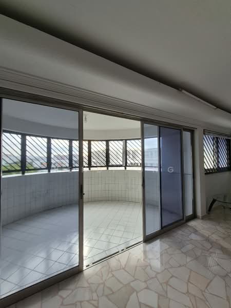 641 Hougang Avenue 8, 641 Hougang Avenue 8, 3 Bedrooms, 1,291 sqft, HDB Flat For Sale, by Wendy Ong, 500186953 - Balcony - PropertyGuru.com.sg