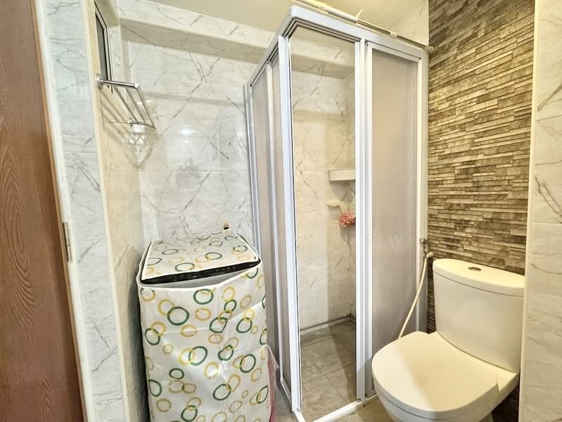 St Francis Court, 90 Saint Francis Road, 2 Bedrooms, 818 sqft, Apartment For Sale, by Melody Liew, 500186958 - Bathroom - PropertyGuru.com.sg