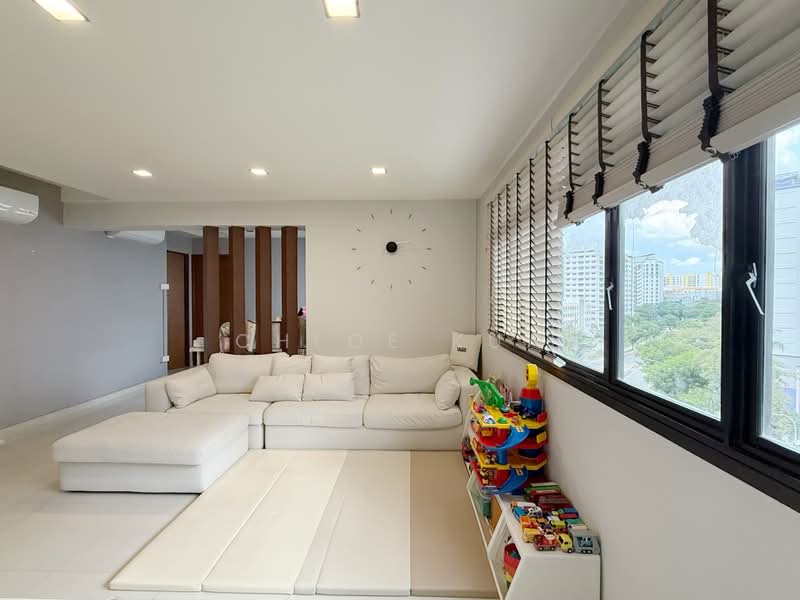 405 Admiralty Link, 405 Admiralty Link, 3 Bedrooms, 969 sqft, HDB Flat For Sale, by Chloe Kua, 500186959 - Living Room - PropertyGuru.com.sg