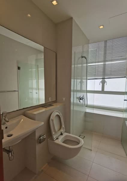 The Cosmopolitan, 200 Kim Seng Road, 3 Bedrooms, 1,399 sqft, Condominium For Rent, by Jane Yoong, 500186971 - Bathroom - PropertyGuru.com.sg