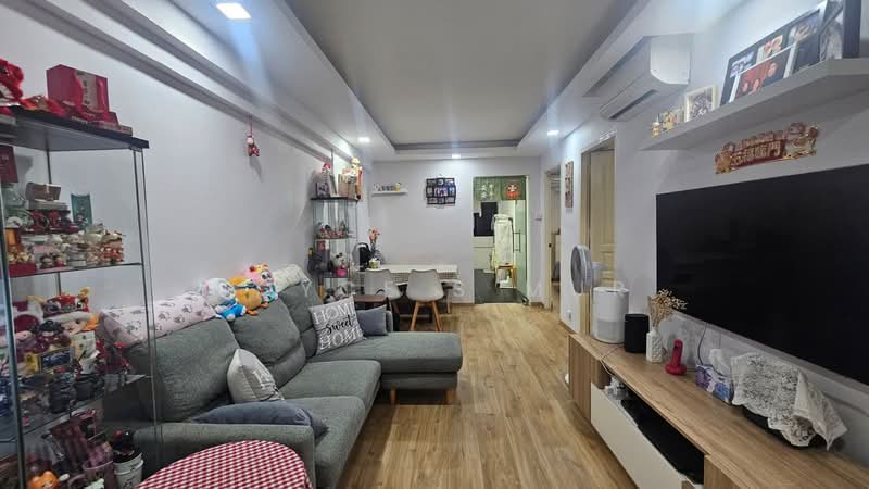 210 Jurong East Street 21, 210 Jurong East Street 21, 2 Bedrooms, 721 sqft, HDB Flat For Sale, by Joyce S Mur, 500186981 - Living Room - PropertyGuru.com.sg