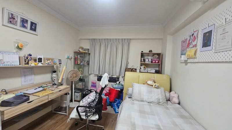 210 Jurong East Street 21, 210 Jurong East Street 21, 2 Bedrooms, 721 sqft, HDB Flat For Sale, by Joyce S Mur, 500186981 - Bedroom - PropertyGuru.com.sg