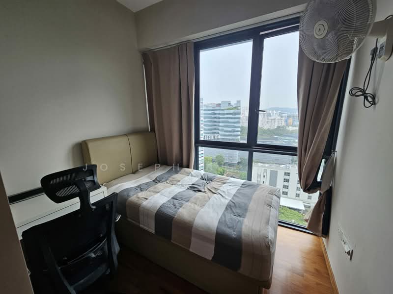 J Gateway, 2 Gateway Drive, 3 Bedrooms, 893 sqft, Condominium For Sale, by Josephine Teo, 500186982 - Bedroom - PropertyGuru.com.sg