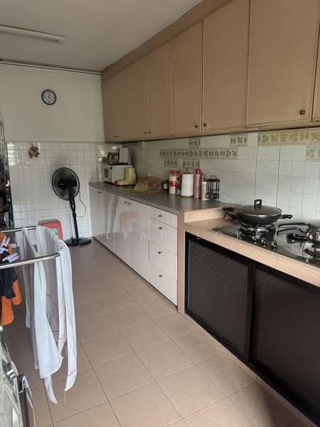 419 Bedok North Street 1, 419 Bedok North Street 1, 2 Bedrooms, 732 sqft, HDB Flat For Rent, by Gillian Loke, 500186989 - Kitchen - PropertyGuru.com.sg