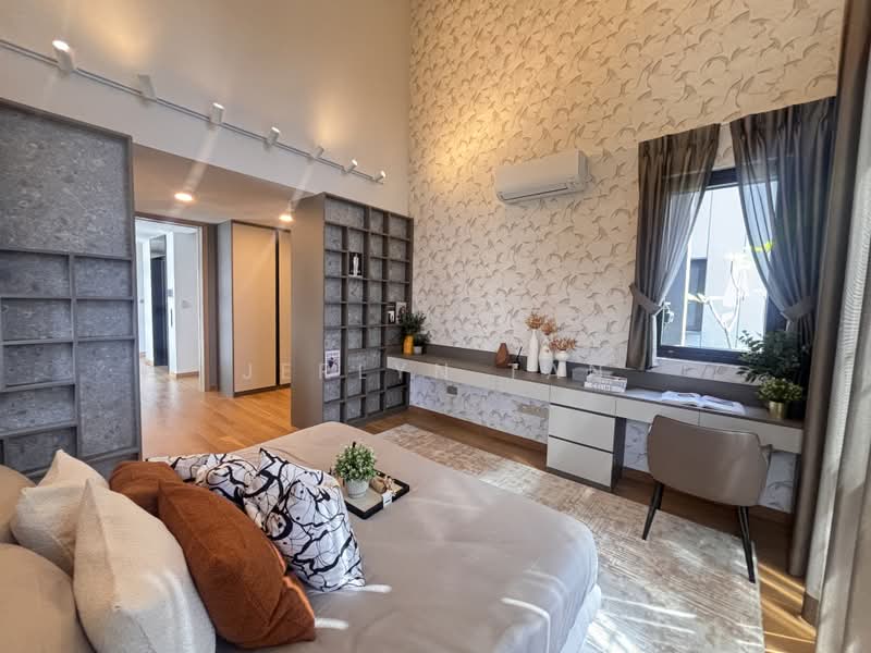 Fernhill Road, Stevens Close, Dalvey Road, Fernhill Road, Stevens Close, Dalvey Road, 6 Bedrooms, 7,441 sqft, Semi-Detached House For Sale, by Jerlyn Tan, 500186990 - Bedroom - PropertyGuru.com.sg