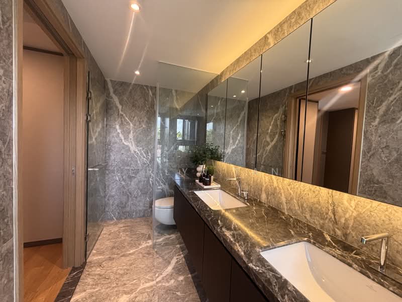 Fernhill Road, Stevens Close, Dalvey Road, Fernhill Road, Stevens Close, Dalvey Road, 6 Bedrooms, 7,441 sqft, Semi-Detached House For Sale, by Jerlyn Tan, 500186990 - Bathroom - PropertyGuru.com.sg